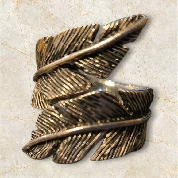 STAINLESS STEEL RETRO FEATHER RING - Picture 1 of 2
